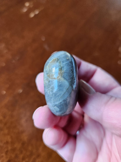 AAA Labradorite Crystal Palm Stone: Purple Blue Flash