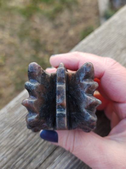 AAA Yooperlite Dragon Head Crystal: UV Reactive Emberlite Rock