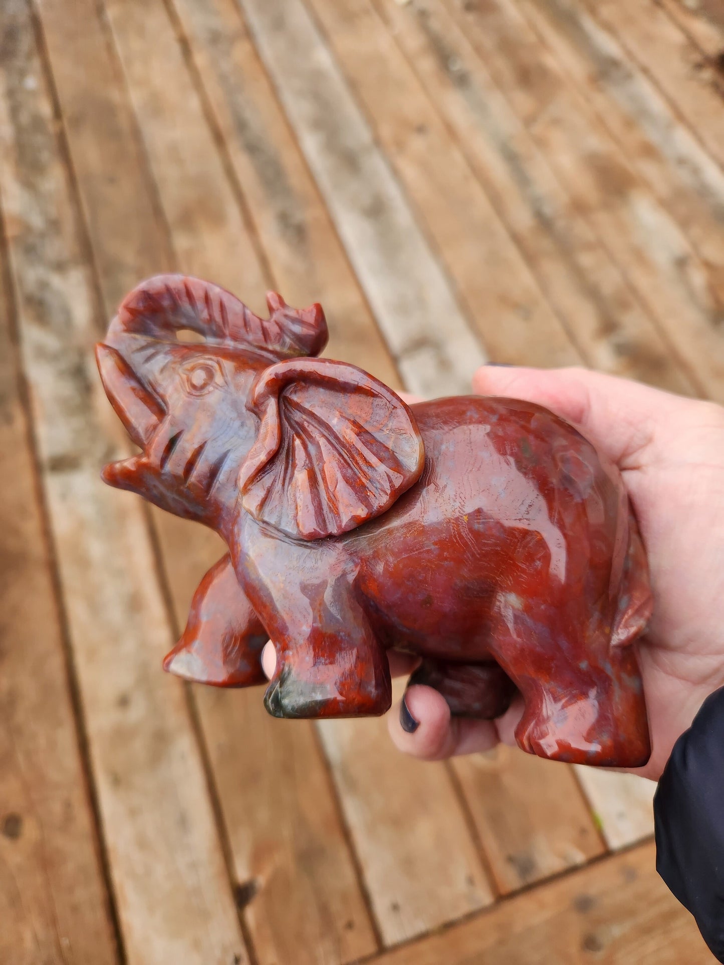 Beautiful High Polished Indian Agate Carved Elephant Crystal Stone