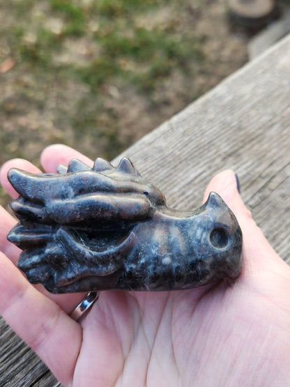 AAA Yooperlite Dragon Head Crystal: UV Reactive Emberlite Rock