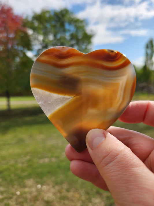 Beautiful High Buttery Polished Druzy Agate Crystal Rock Heart Slice on metal stand