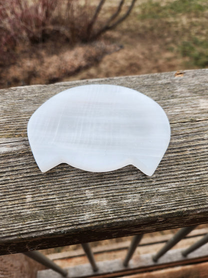 Selenite Crystal Cat Bowl: Crystal Charging Tray