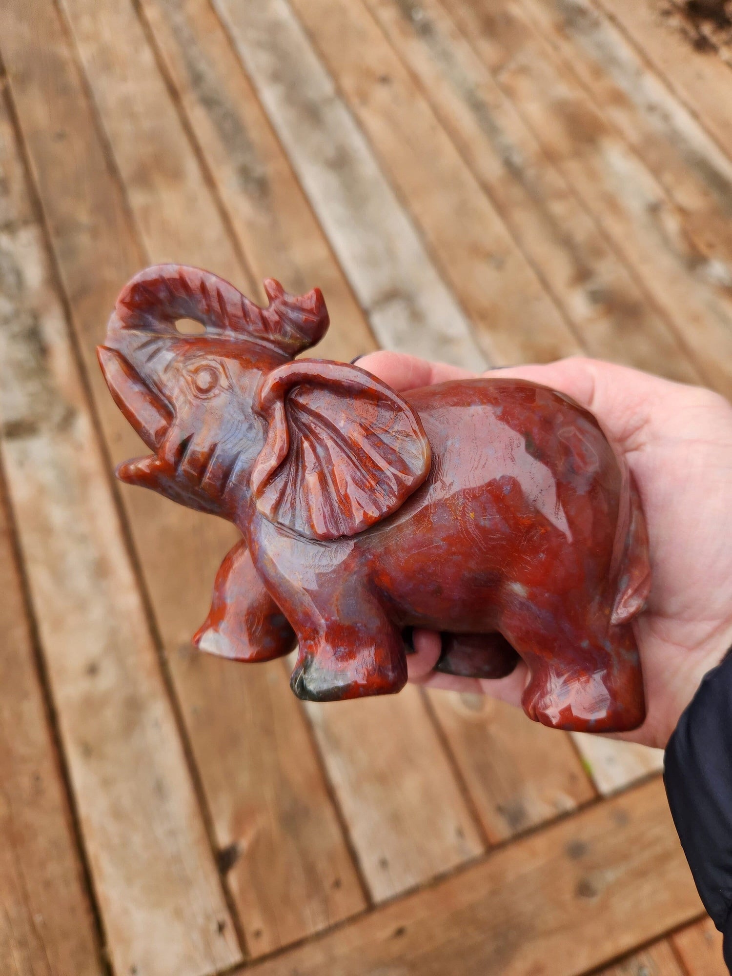 Beautiful High Polished Indian Agate Carved Elephant Crystal Stone