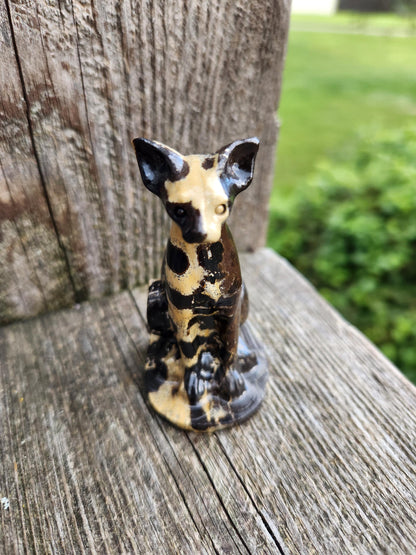 Hand Carved Picture Jasper Cat Figurine: Natural Stone Crystal