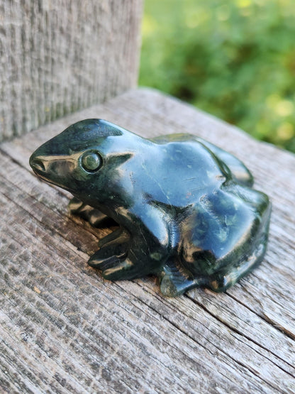 Dark Green Carved Jade Frog Crystal Stone