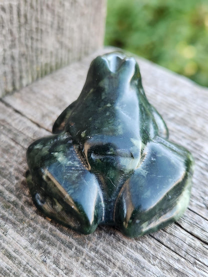 Dark Green Carved Jade Frog Crystal Stone