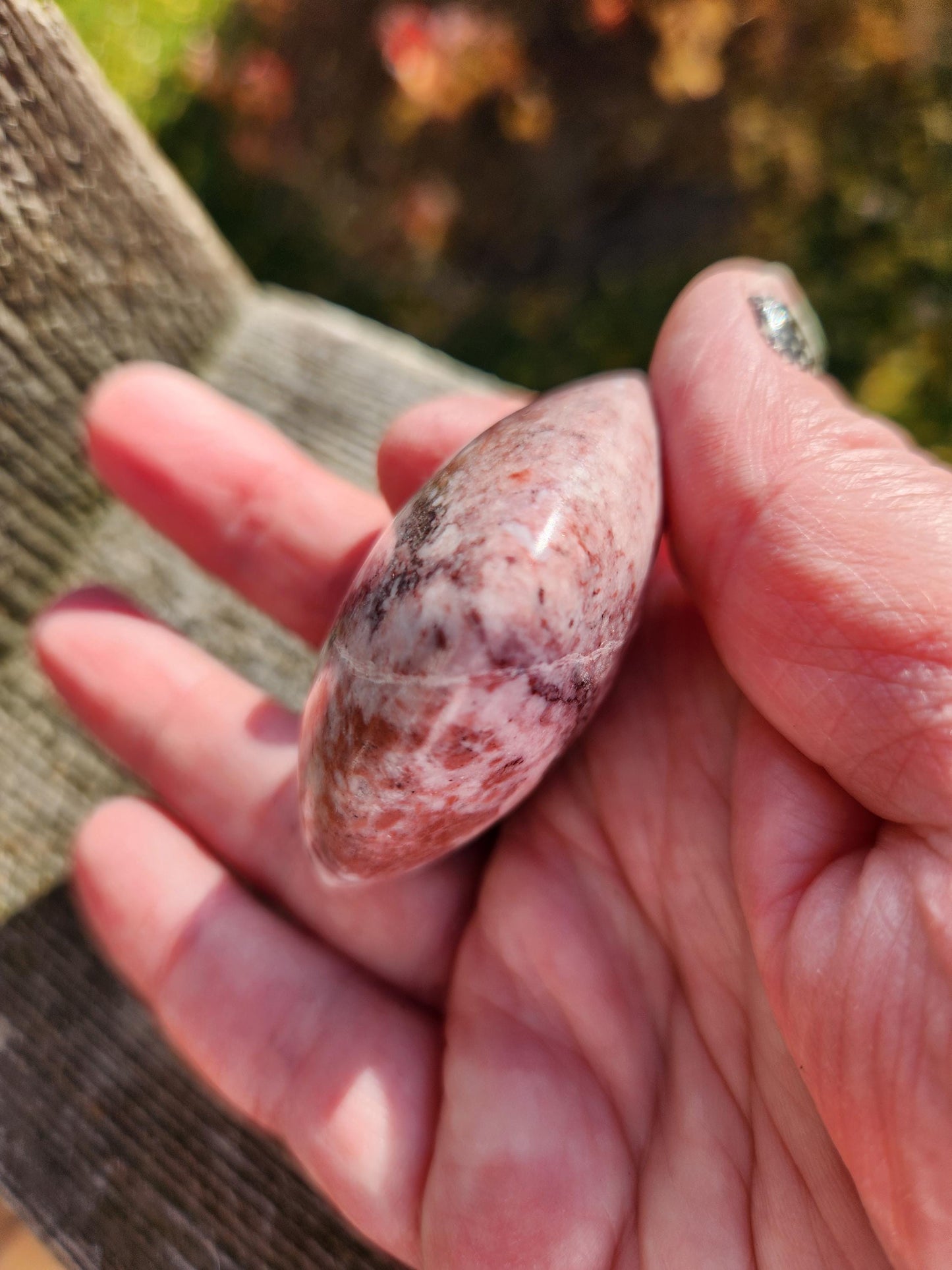 Polished Strawberry Onyx Crystal Heart: AAA Grade, Buttery Finish