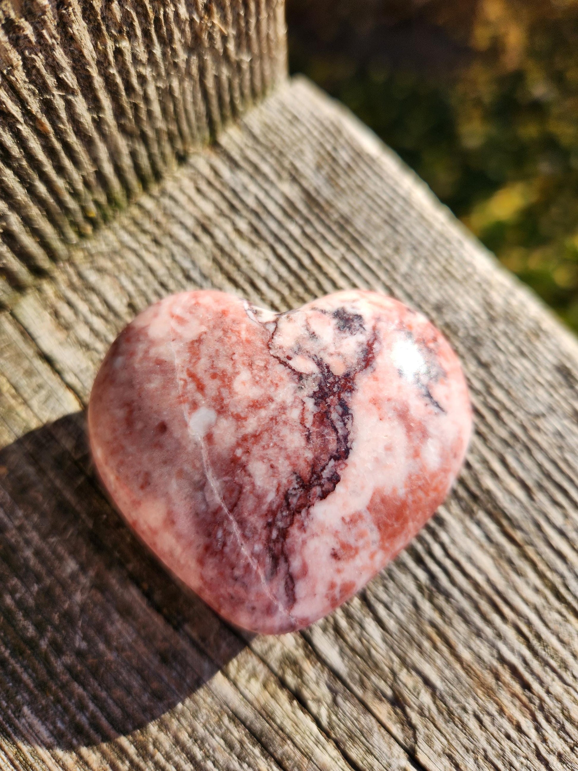 Polished Strawberry Onyx Crystal Heart: AAA Grade, Buttery Finish