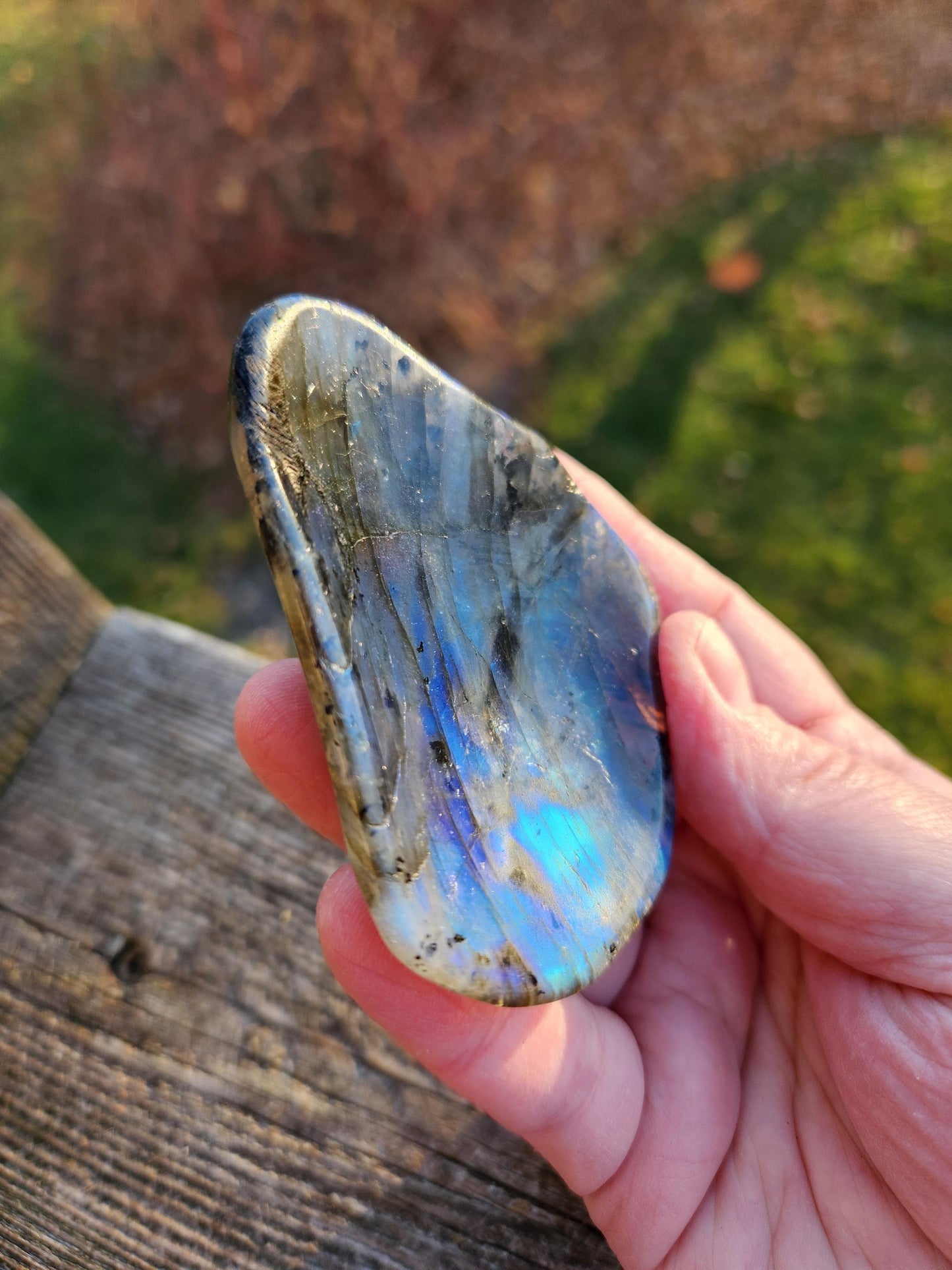 Labradorite Bowl or Dish Carving: Crystal with Blue Flash