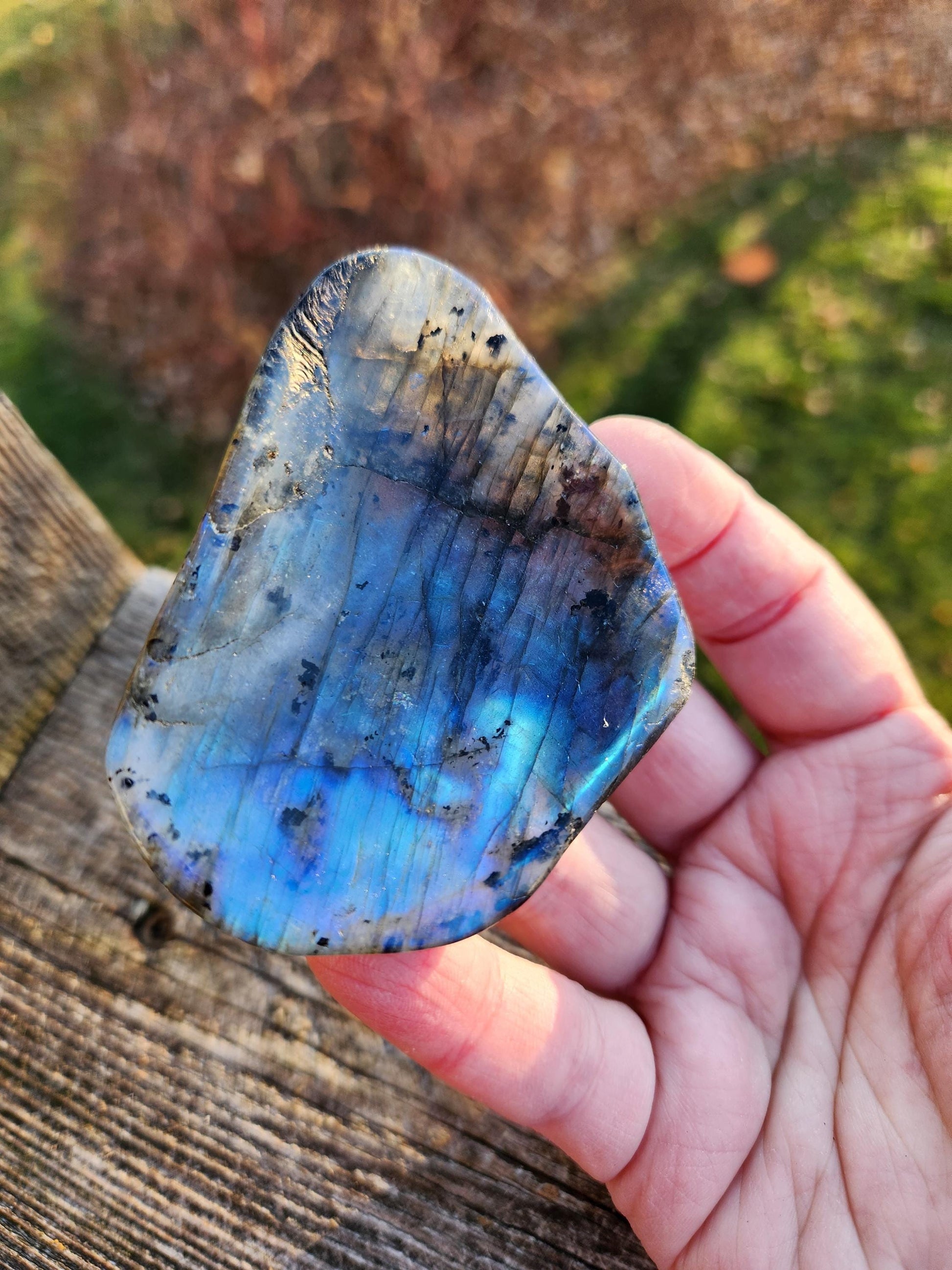 Labradorite Bowl or Dish Carving: Crystal with Blue Flash