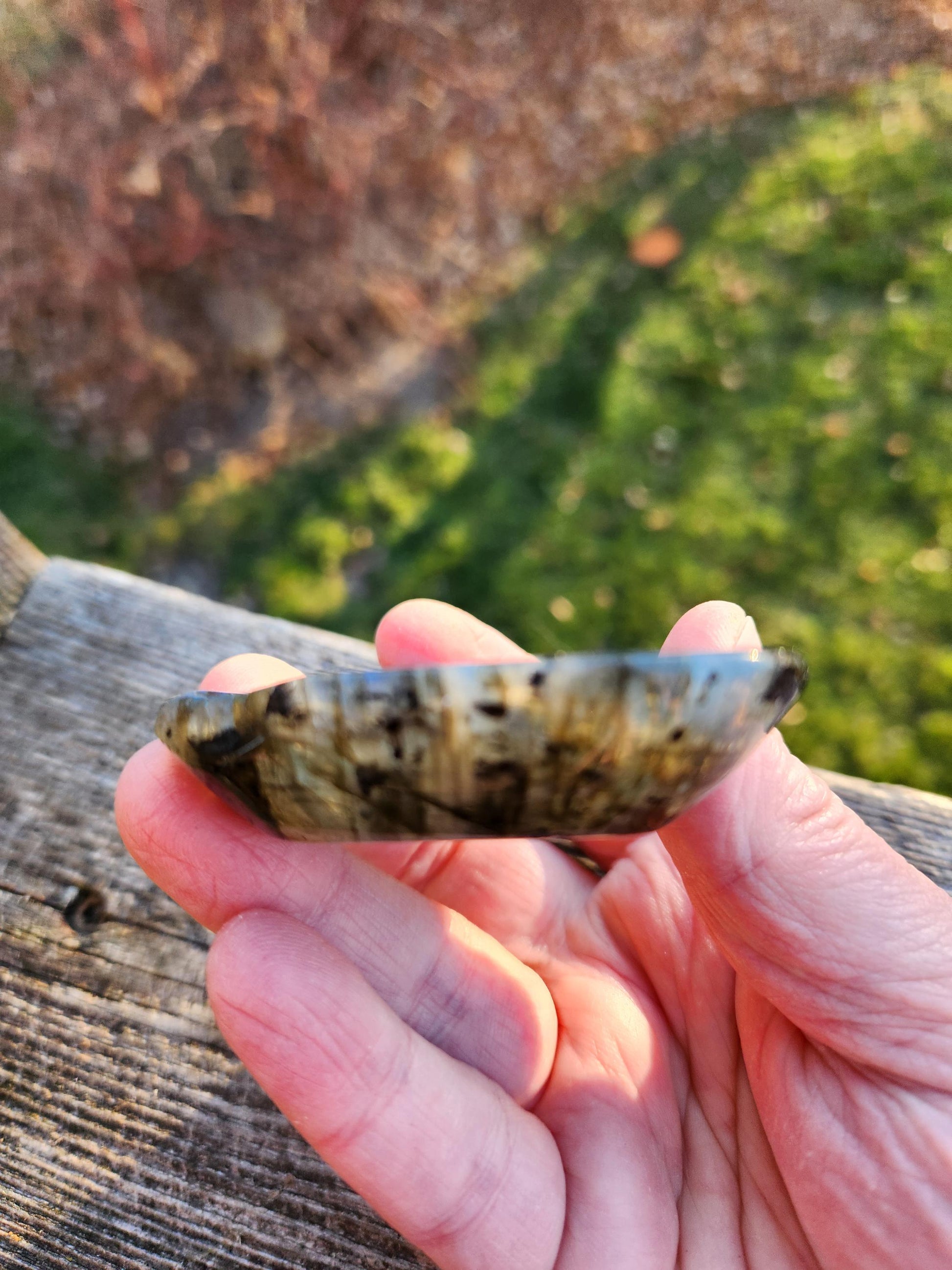 Labradorite Bowl or Dish Carving: Crystal with Blue Flash