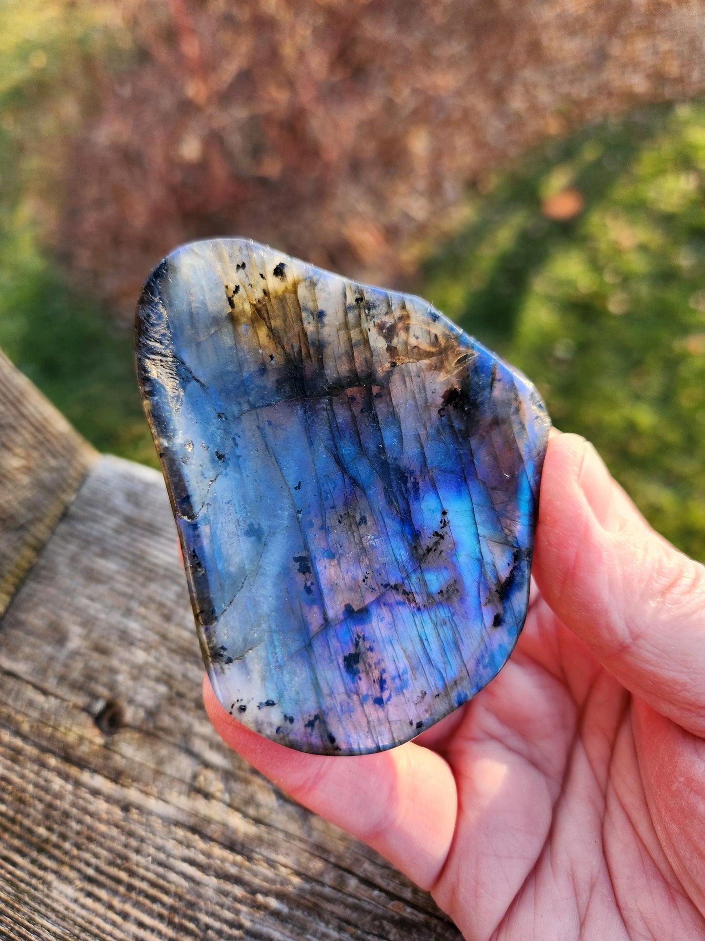 Labradorite Bowl or Dish Carving: Crystal with Blue Flash