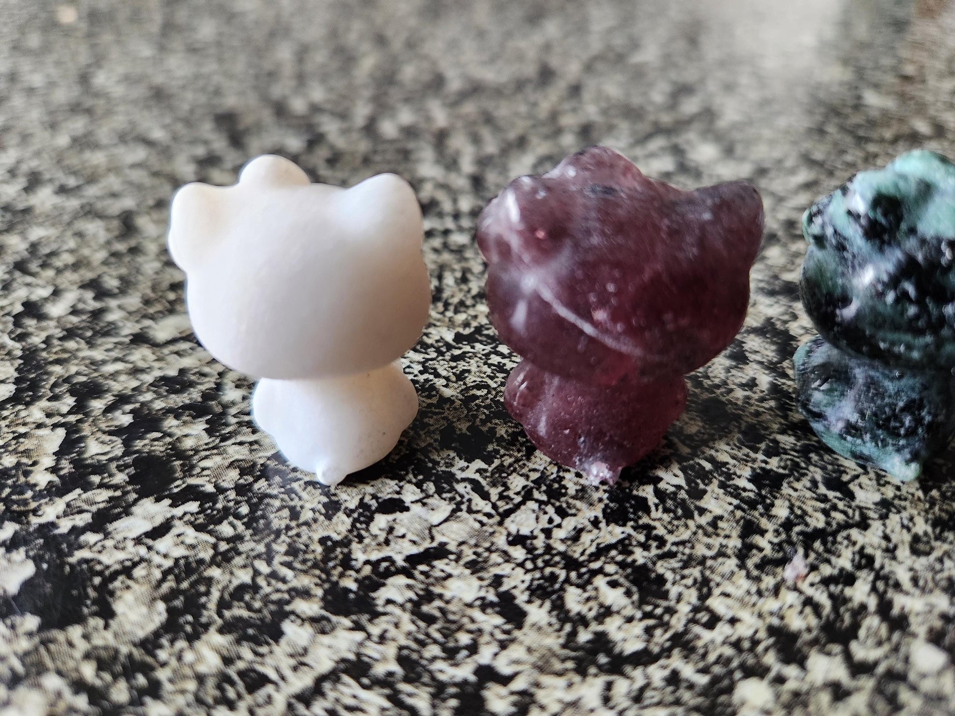 Carved Mini Hello Kitty Crystal Stone: Various Stone, One