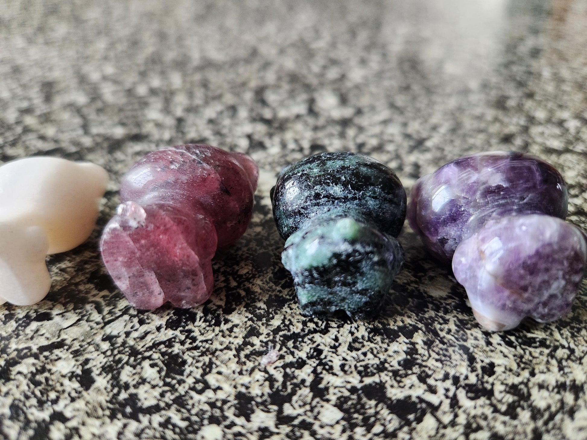 Carved Mini Hello Kitty Crystal Stone: Various Stone, One