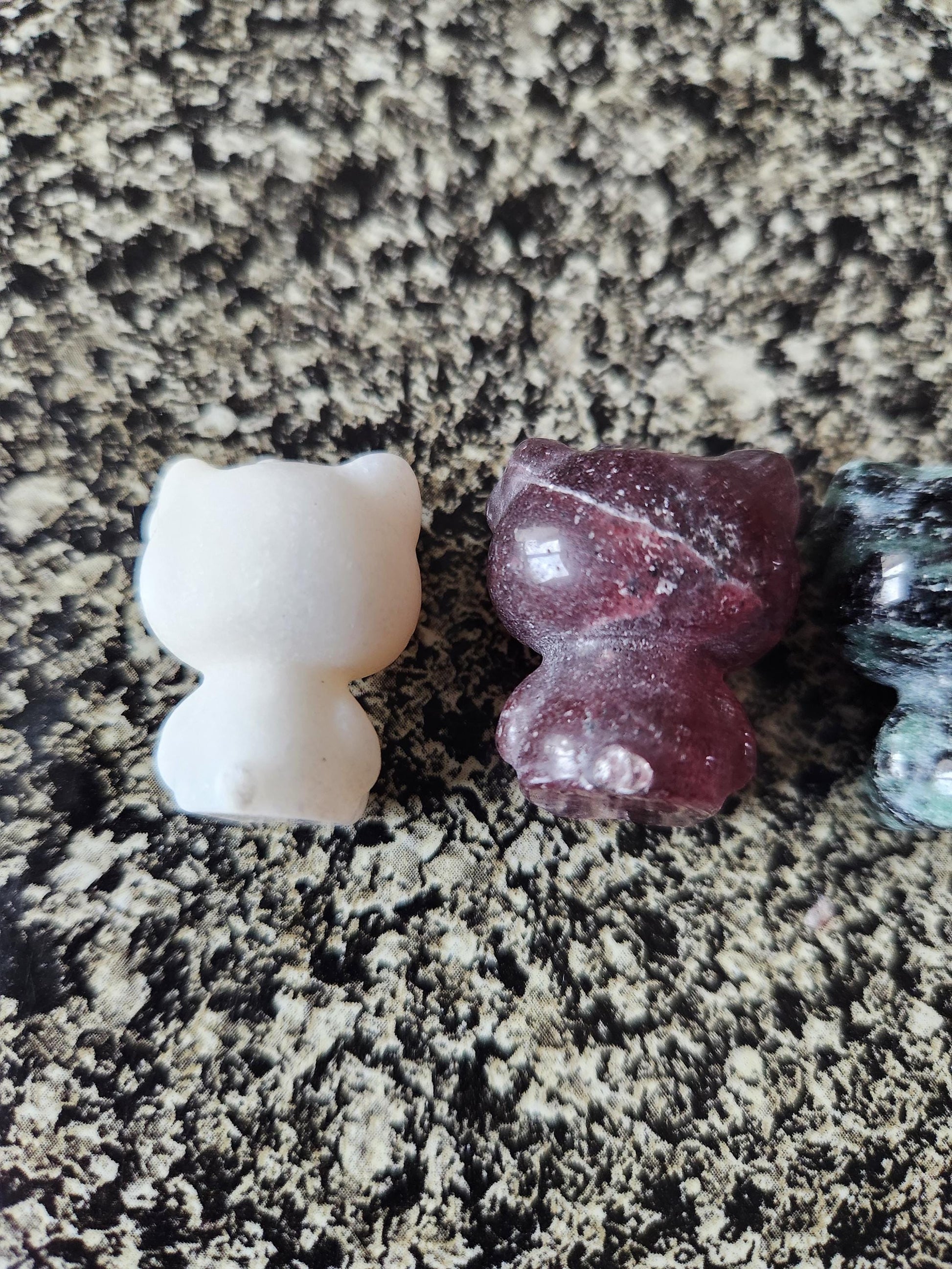 Carved Mini Hello Kitty Crystal Stone: Various Stone, One