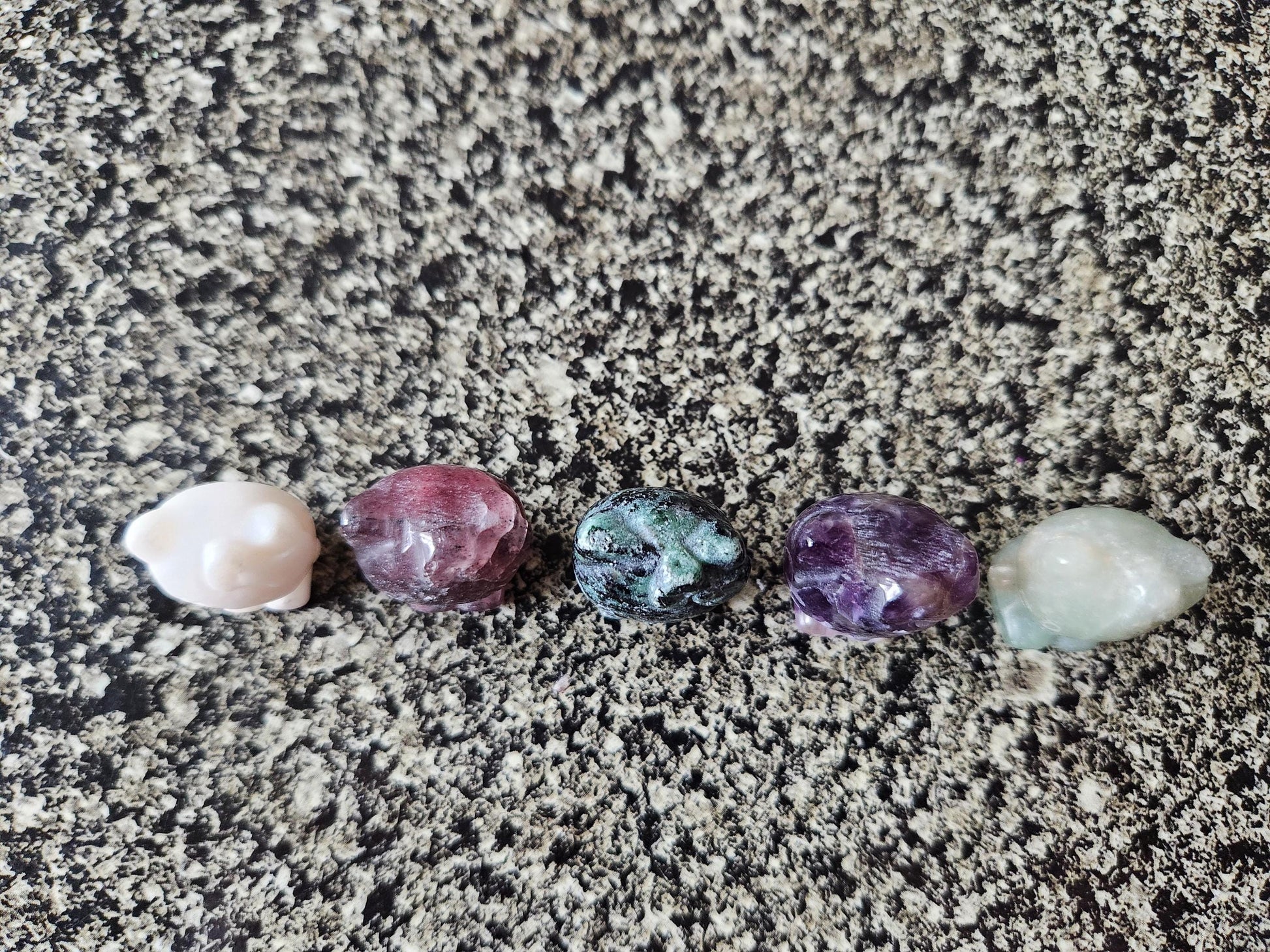 Carved Mini Hello Kitty Crystal Stone: Various Stone, One