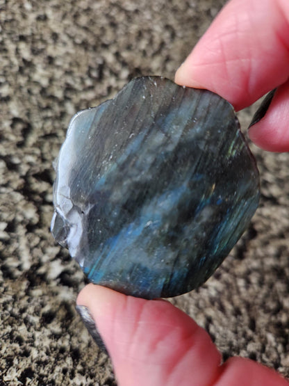 Labradorite Crystal Lion Coin Carving: Hand Carved Palm Stone with Extreme Flash