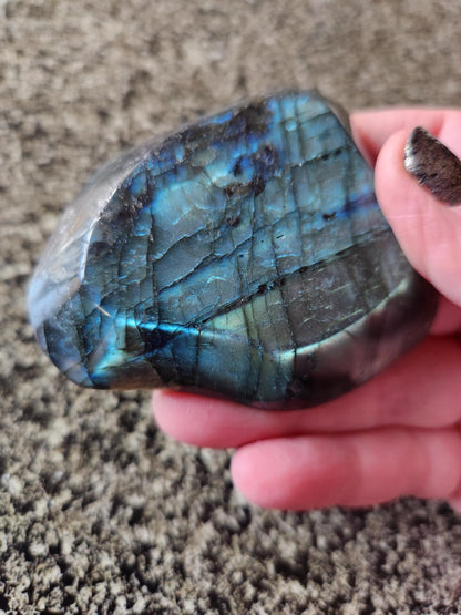 Labradorite Bowl or Dish Carving: Crystal with Blue Flash