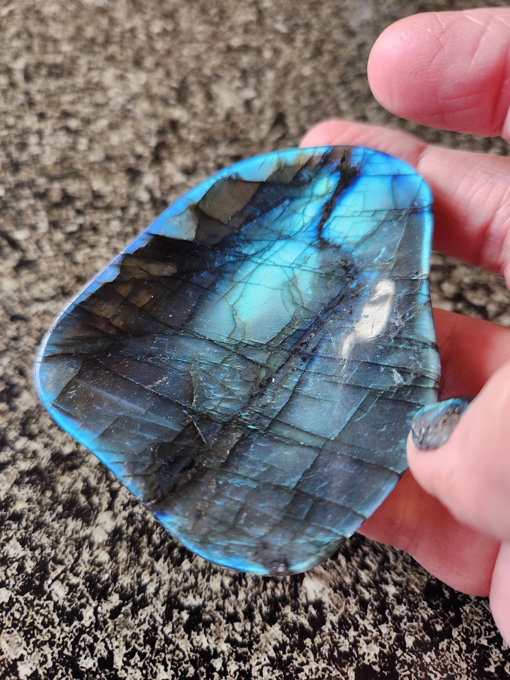 Labradorite Bowl or Dish Carving: Crystal with Blue Flash