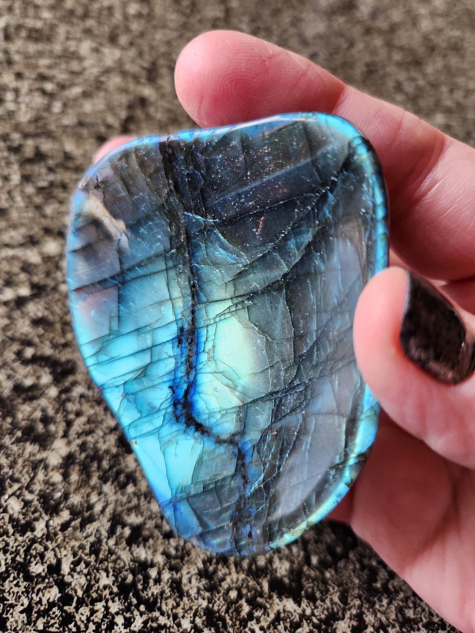 Labradorite Bowl or Dish Carving: Crystal with Blue Flash