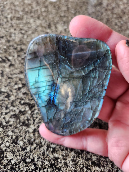 Labradorite Bowl or Dish Carving: Crystal with Blue Flash