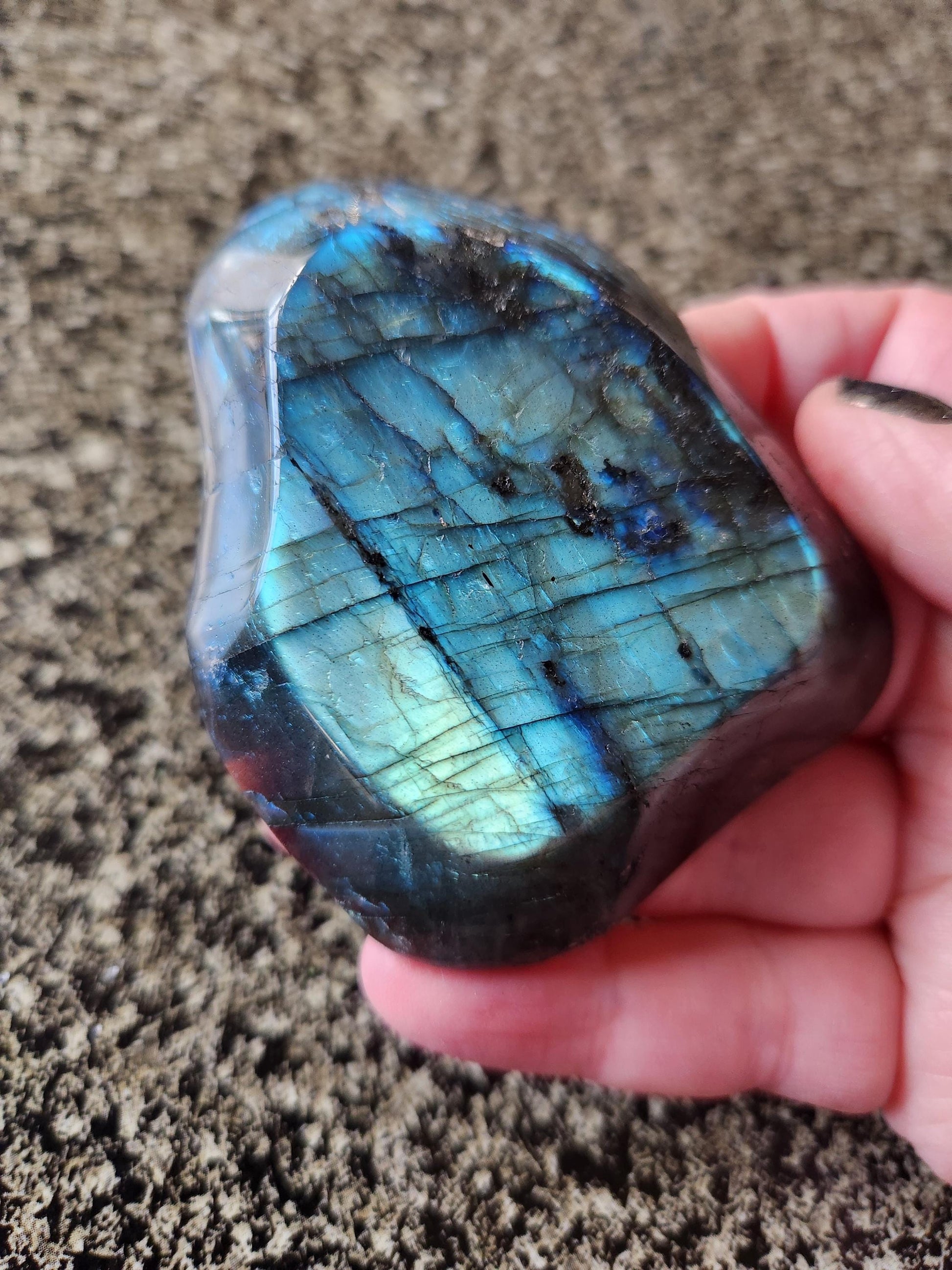 Labradorite Bowl or Dish Carving: Crystal with Blue Flash