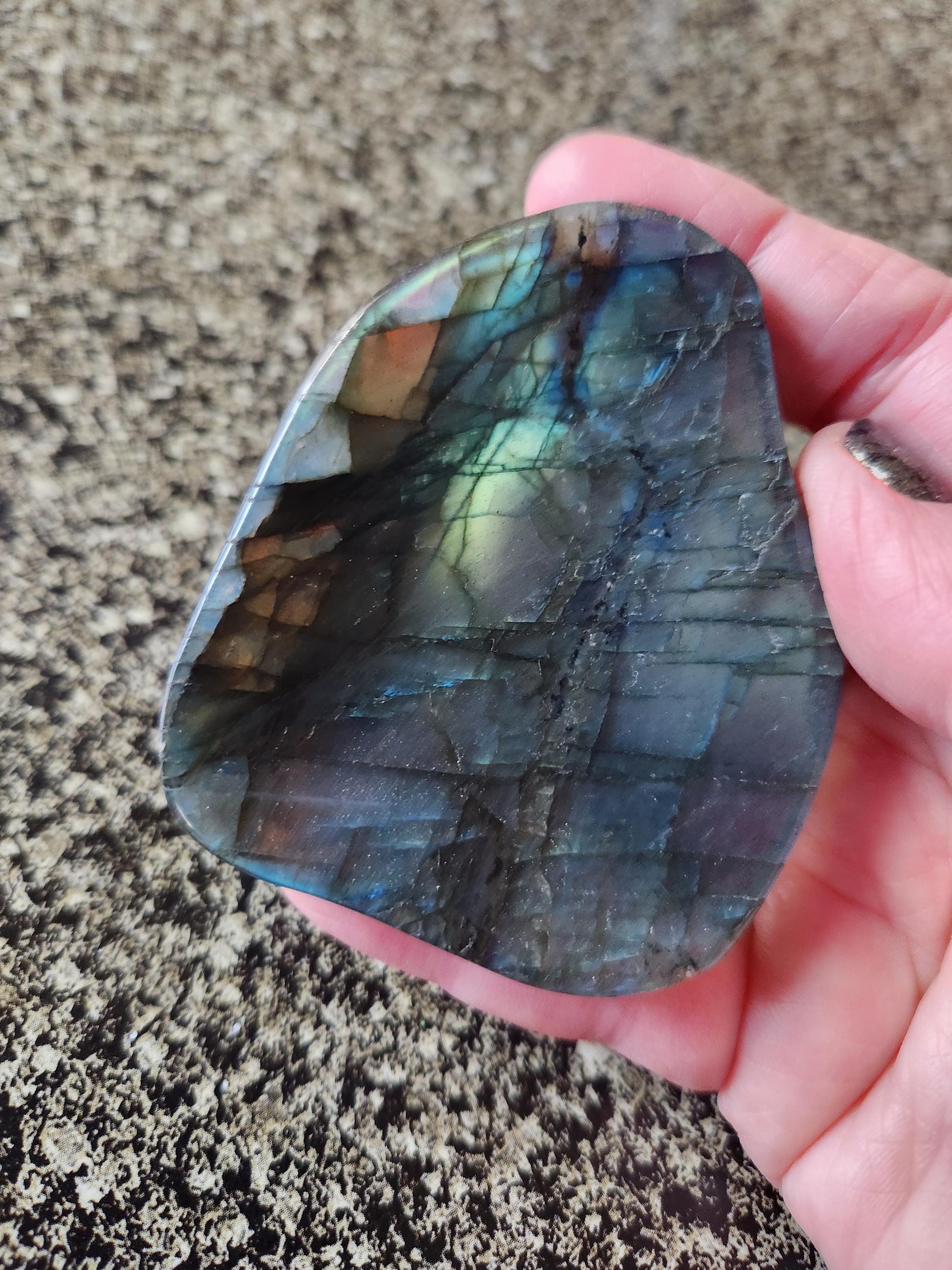 Labradorite Bowl or Dish Carving: Crystal with Blue Flash