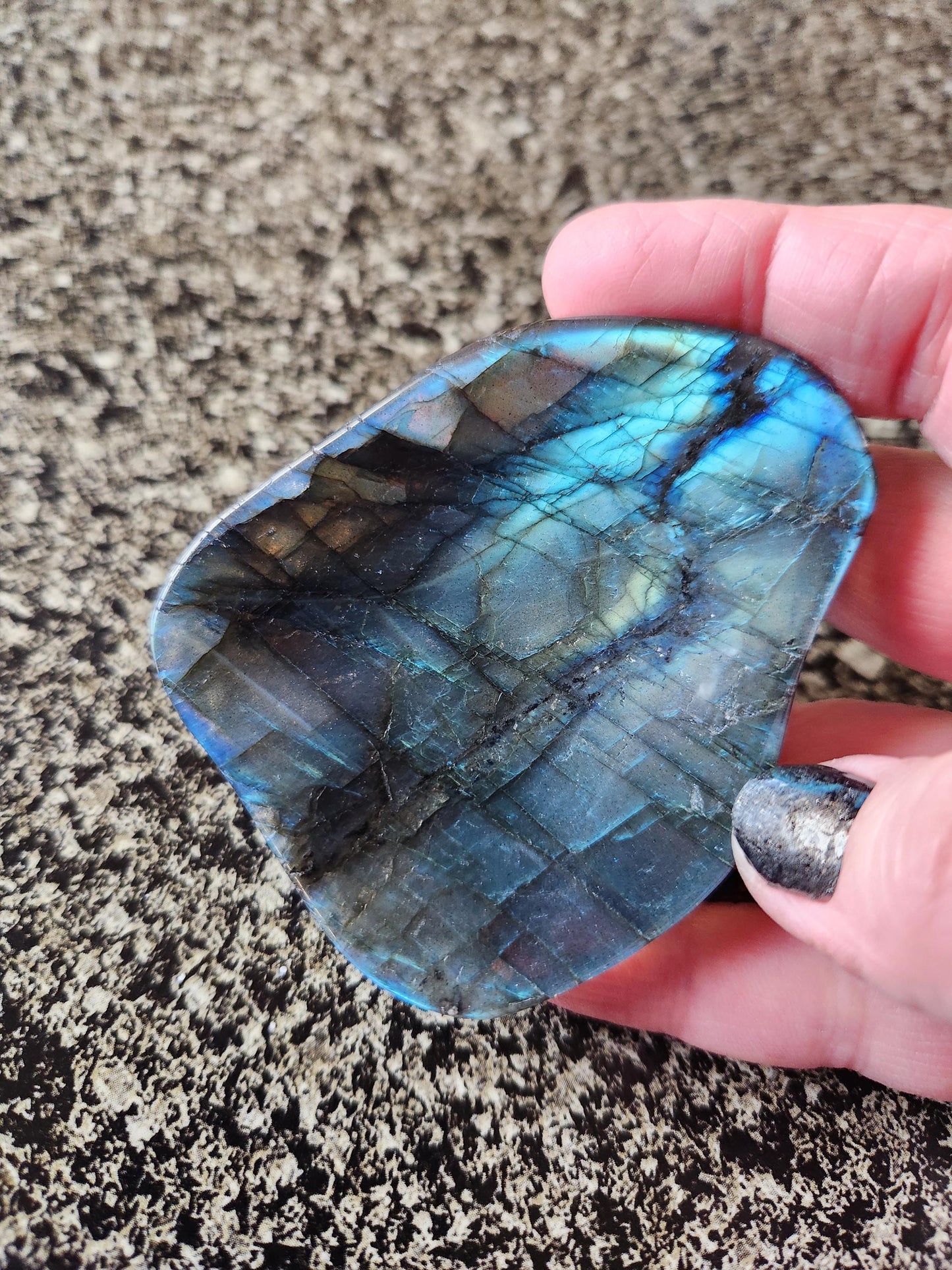 Labradorite Bowl or Dish Carving: Crystal with Blue Flash