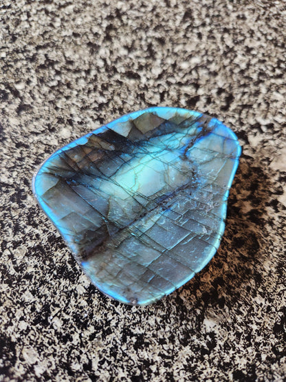 Labradorite Bowl or Dish Carving: Crystal with Blue Flash