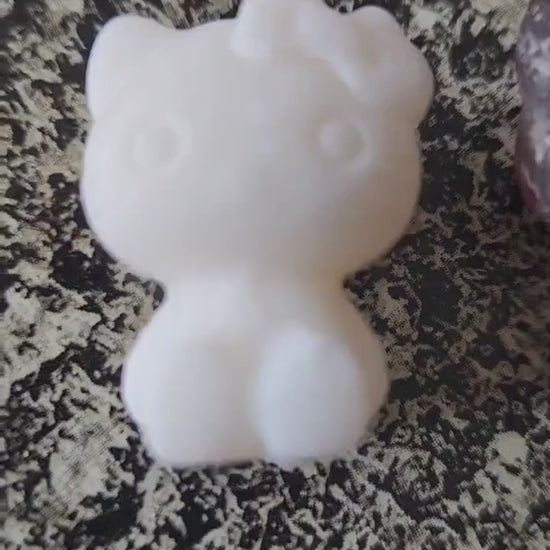 Carved Mini Hello Kitty Crystal Stone: Various Stone, One